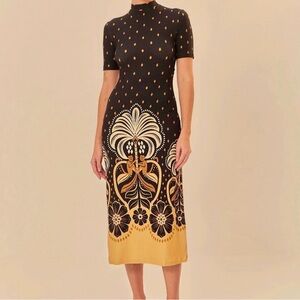 It is made from superior quality viscose fabric, with plenty of elasticity.